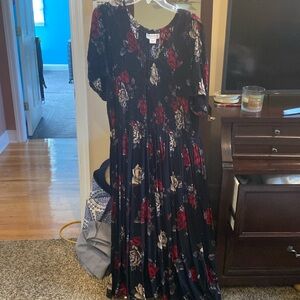 Pull over dress - accordion pleated skirt w waffle top w shoulder pads. Size 18W